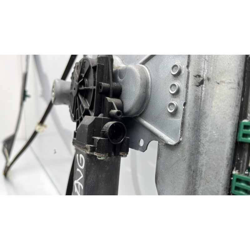 Leve vitre electrique avant gauche RENAULT CLIO 3 Photo n°7