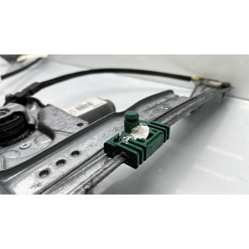 Leve vitre electrique avant gauche RENAULT CLIO 3 Photo n°10