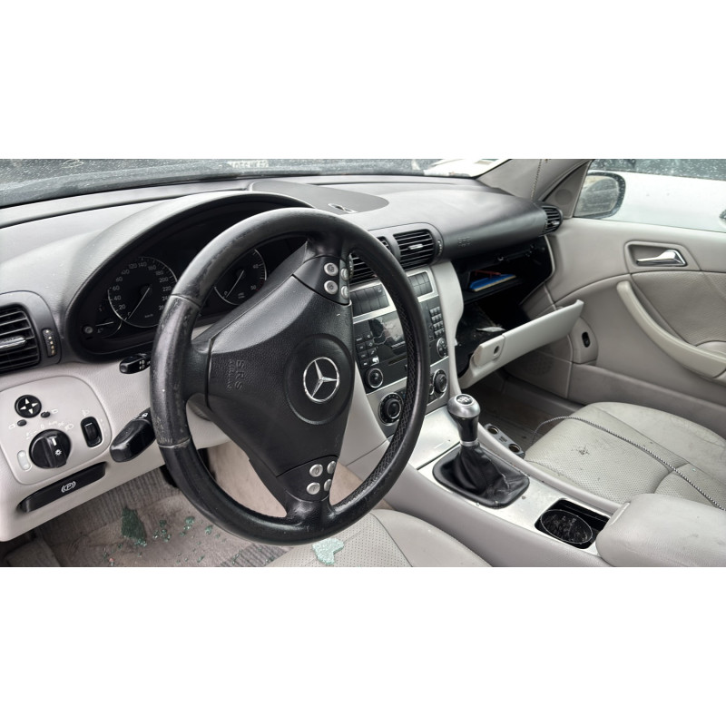Aile avant droit MERCEDES CLASSE C 203 COUPE SPORT Photo n°18