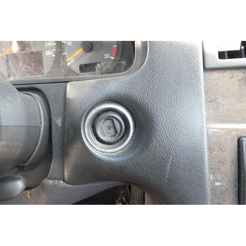Cremaillere assistee MERCEDES CLASSE E 210 Photo n°4