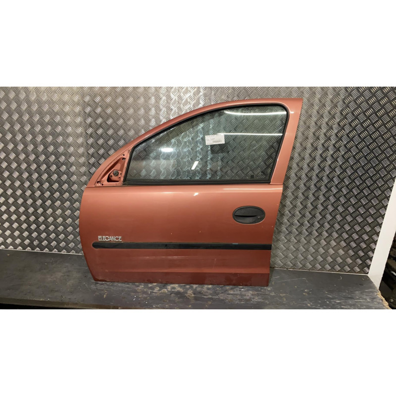 Porte avant gauche OPEL CORSA C Photo n°1