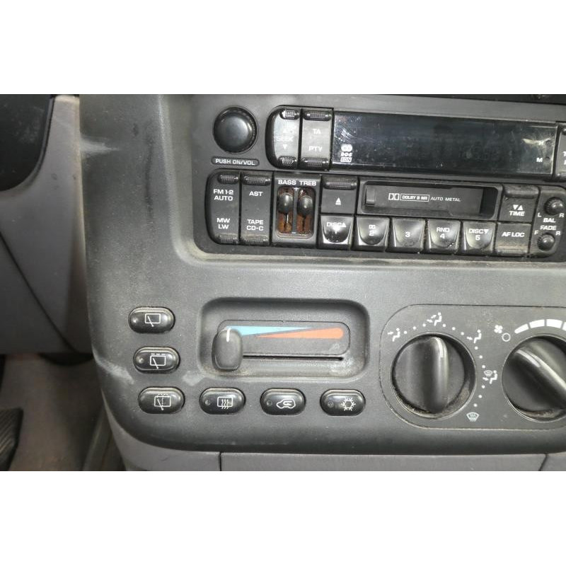 Capot CHRYSLER VOYAGER 3 Photo n°7