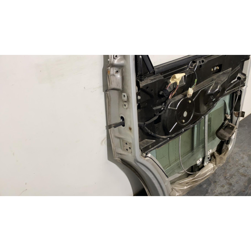 Porte avant droit MERCEDES CLASSE V 638 Photo n°4