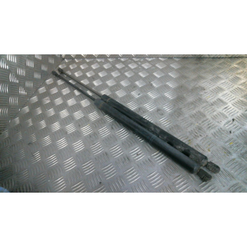 Verin de coffre MERCEDES CLASSE V 638 Photo n°1