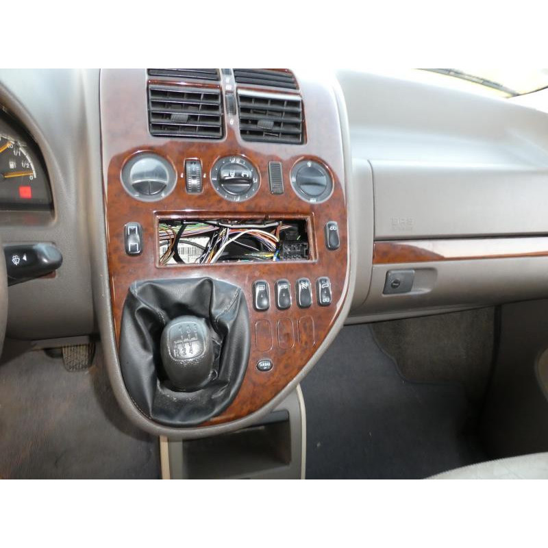 Verin de coffre MERCEDES CLASSE V 638 Photo n°5