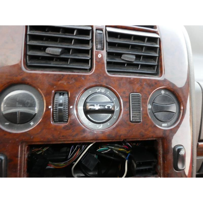 Verin de coffre MERCEDES CLASSE V 638 Photo n°11