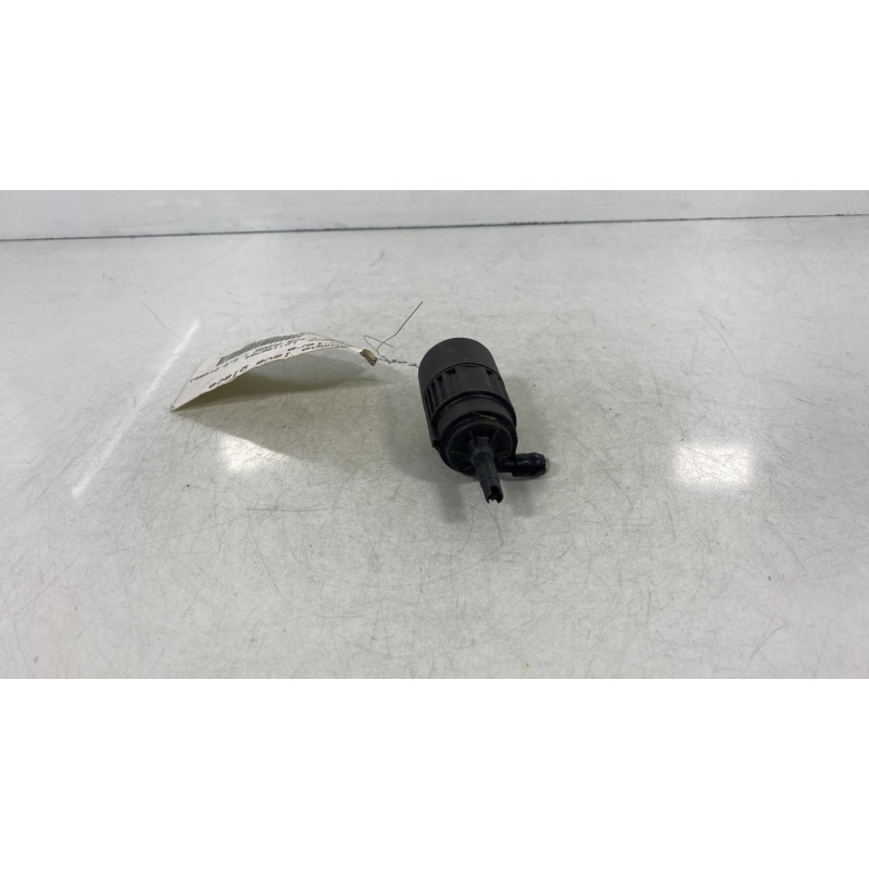 Pompe lave glace arriere MERCEDES CLASSE V 638 Photo n°3