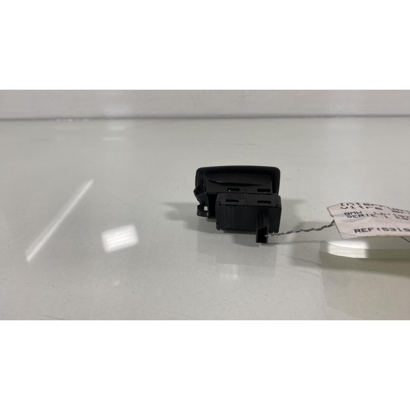 Interrupteur de leve vitre arriere gauche BMW SERIE 1 E87 Photo n°2