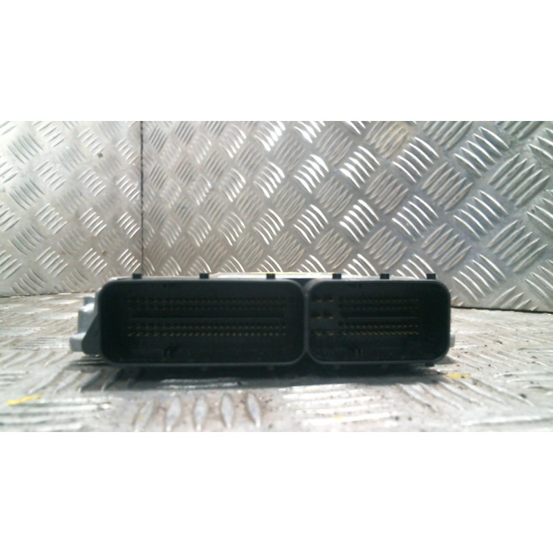 Calculateur moteur BMW SERIE 1 E87 Photo n°2