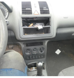 Etrier avant droit (freinage) VOLKSWAGEN POLO 3