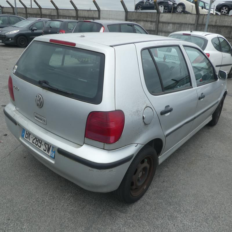 Etrier avant gauche (freinage) VOLKSWAGEN POLO 3 Photo n°3