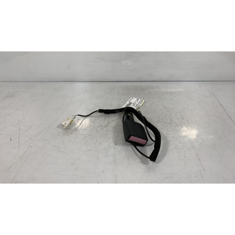 Attache ceinture arriere gauche PEUGEOT 1007 Photo n°2