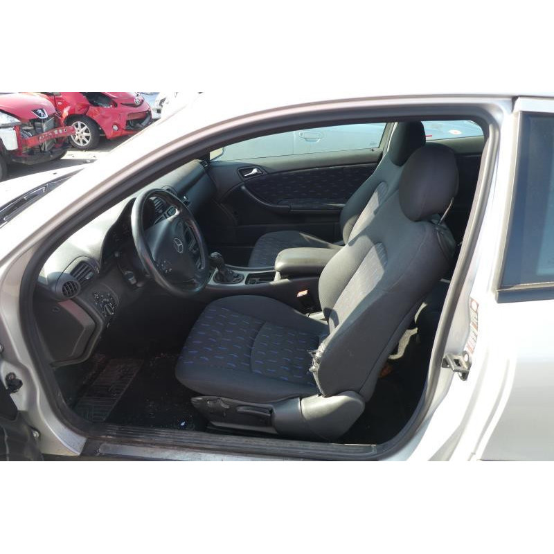 Porte avant droit MERCEDES CLASSE C 203 COUPE SPORT Photo n°11