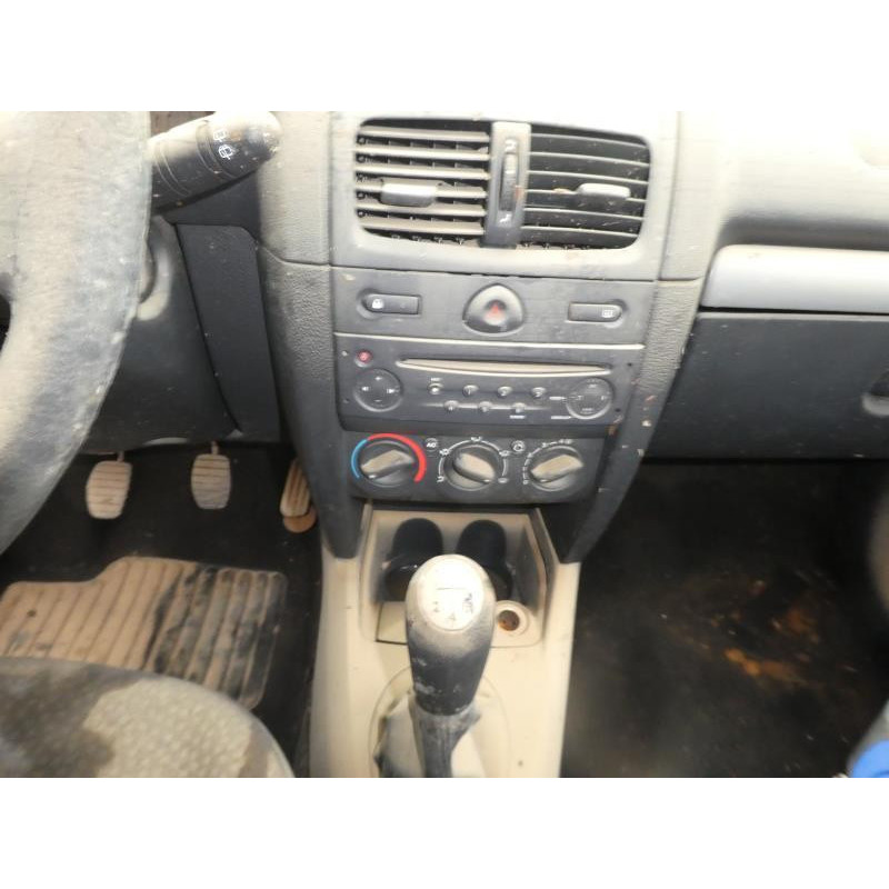 Malle/Hayon arriere RENAULT CLIO 2 CAMPUS Photo n°9