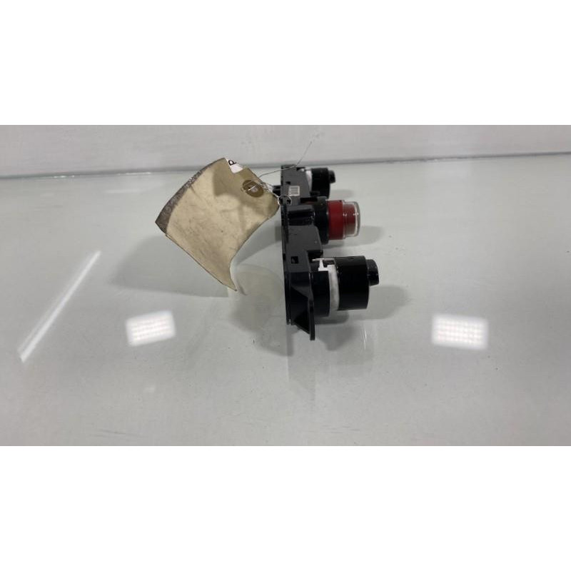 Bouton de warning FIAT 500 2 Photo n°1