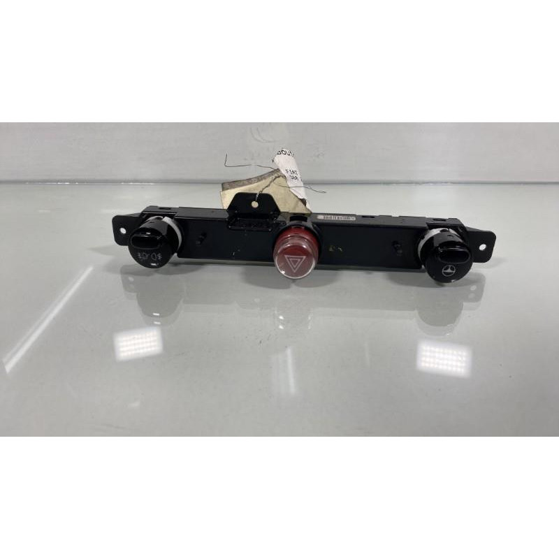 Bouton de warning FIAT 500 2 Photo n°3