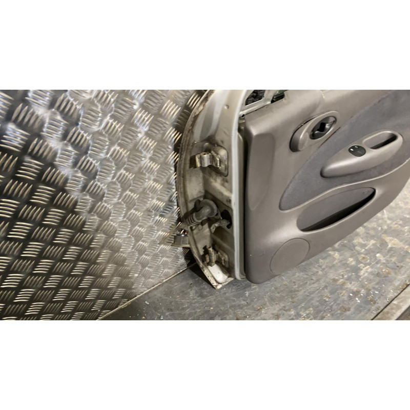 Porte avant droit MAZDA 121 3 Photo n°3