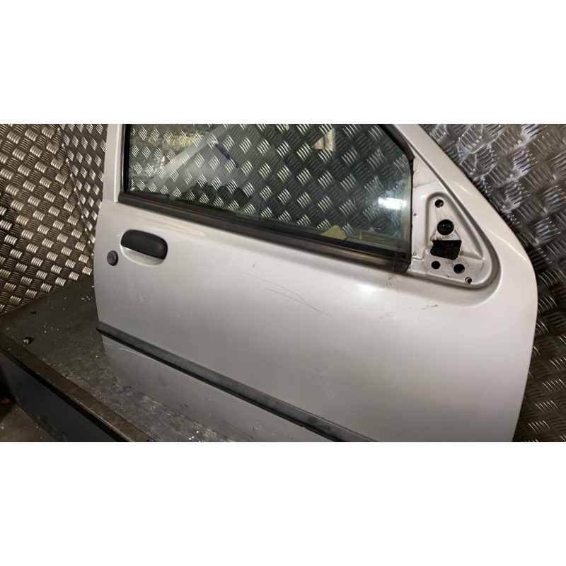 Porte avant droit MAZDA 121 3 Photo n°4