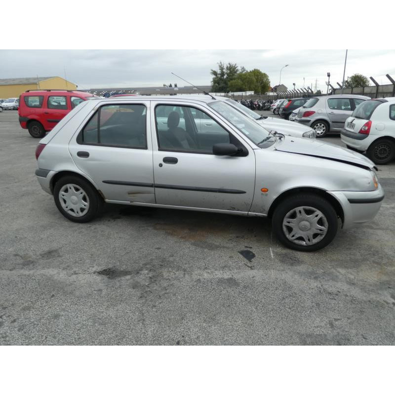 Porte avant droit MAZDA 121 3 Photo n°10