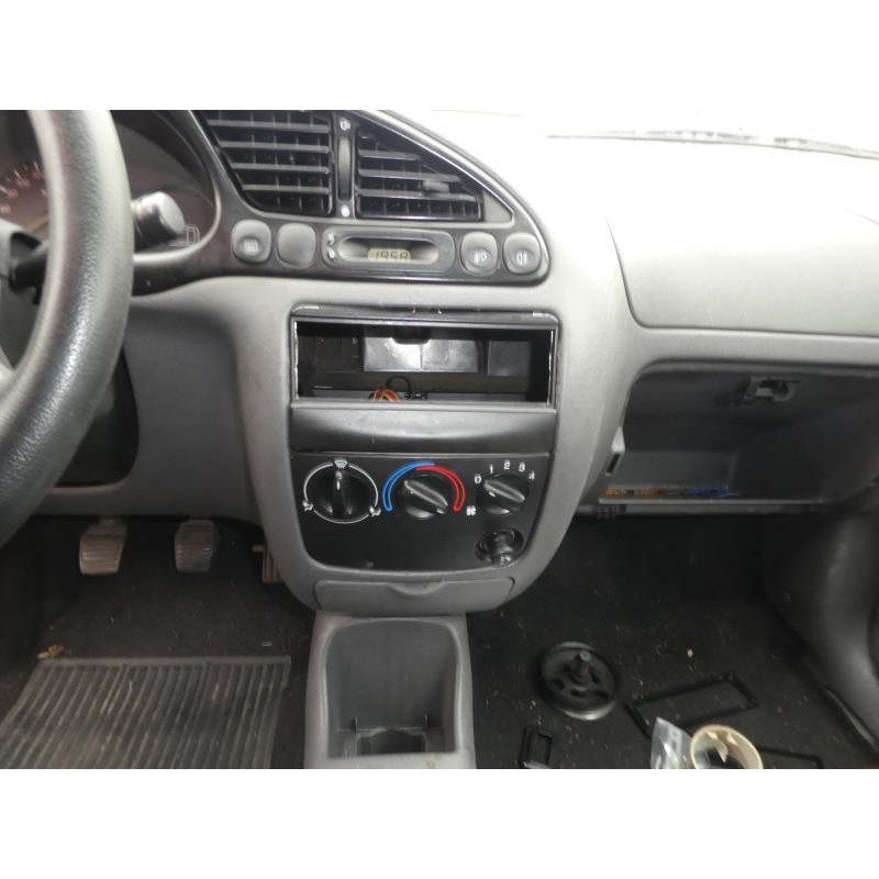 Cremaillere assistee MAZDA 121 3 Photo n°8