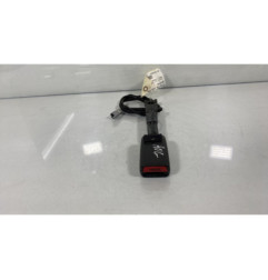 Attache ceinture avant gauche TOYOTA AURIS 1