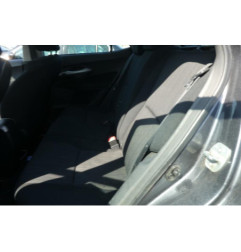 Attache ceinture avant gauche TOYOTA AURIS 1