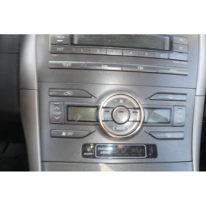 Attache ceinture avant gauche TOYOTA AURIS 1 Photo n°13