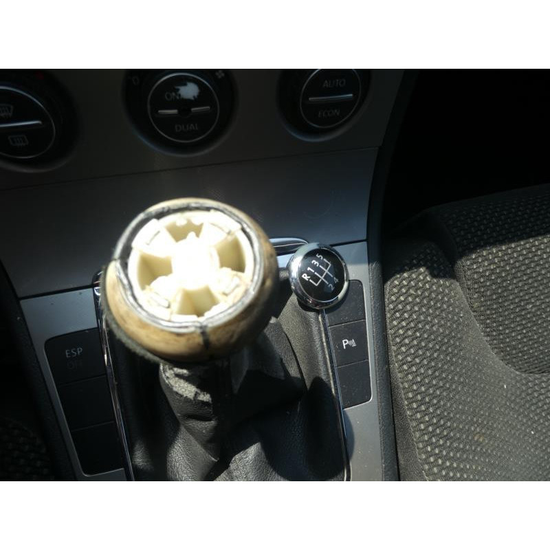 Pivot de moyeu avant droit VOLKSWAGEN PASSAT 5 Photo n°2