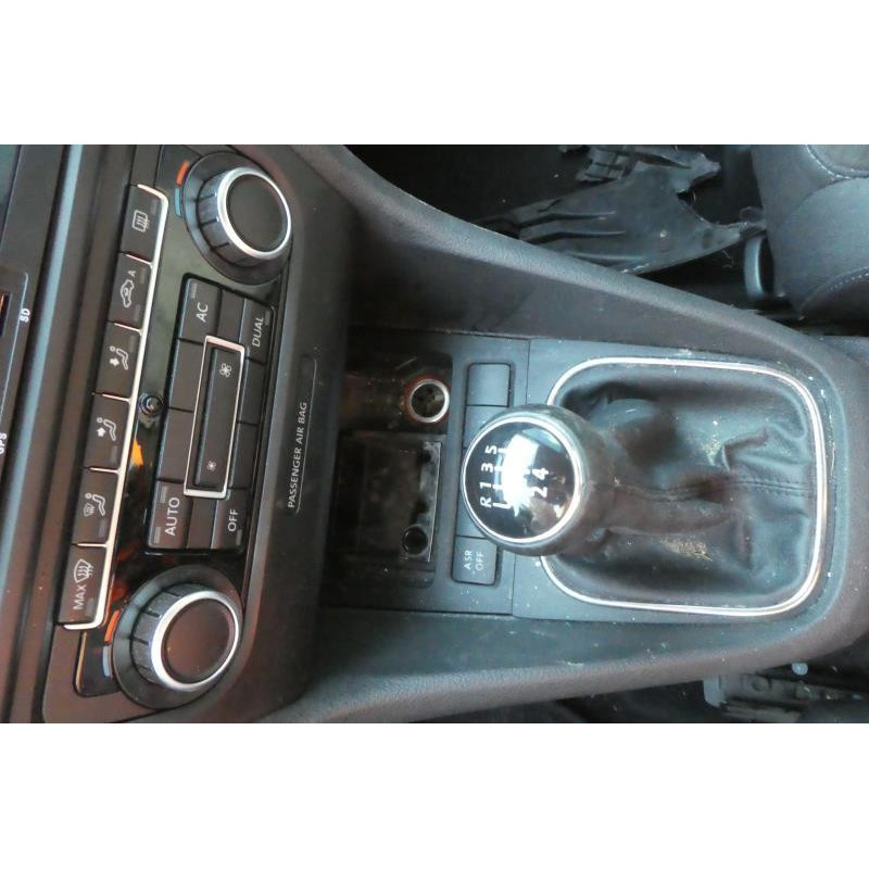Bouton de warning VOLKSWAGEN GOLF 6 Photo n°5