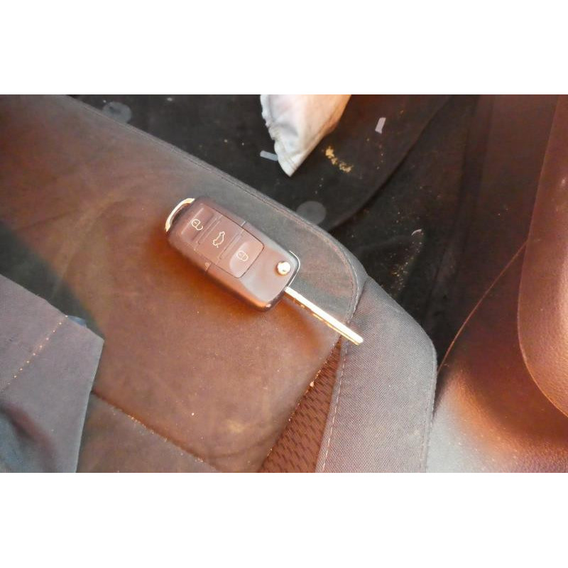 Bouton de warning VOLKSWAGEN GOLF 6 Photo n°14