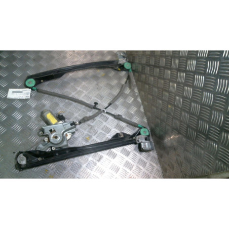 Leve vitre electrique avant droit FORD FOCUS 1 Photo n°1