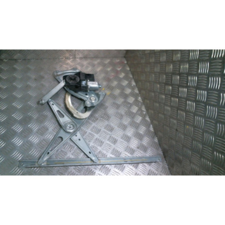Leve vitre electrique avant droit RENAULT MEGANE 3 Photo n°1