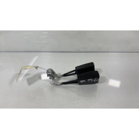 Attache ceinture arriere gauche SEAT IBIZA 4 Photo n°1