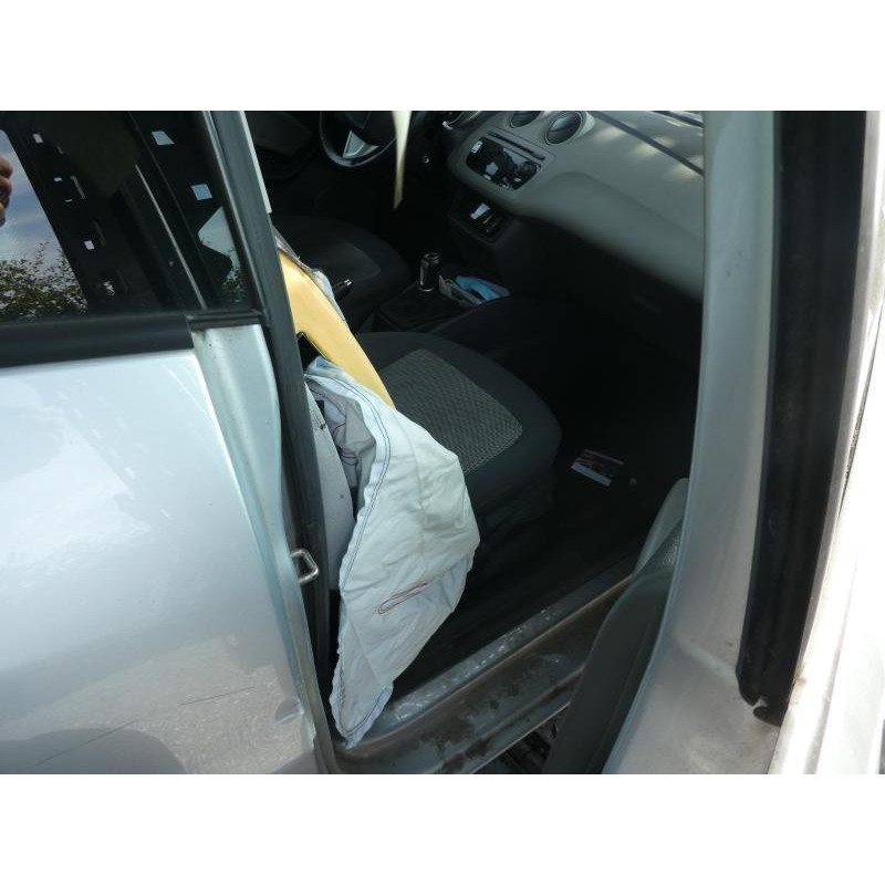 Attache ceinture arriere gauche SEAT IBIZA 4 Photo n°5