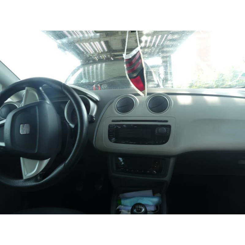 Attache ceinture arriere gauche SEAT IBIZA 4 Photo n°6