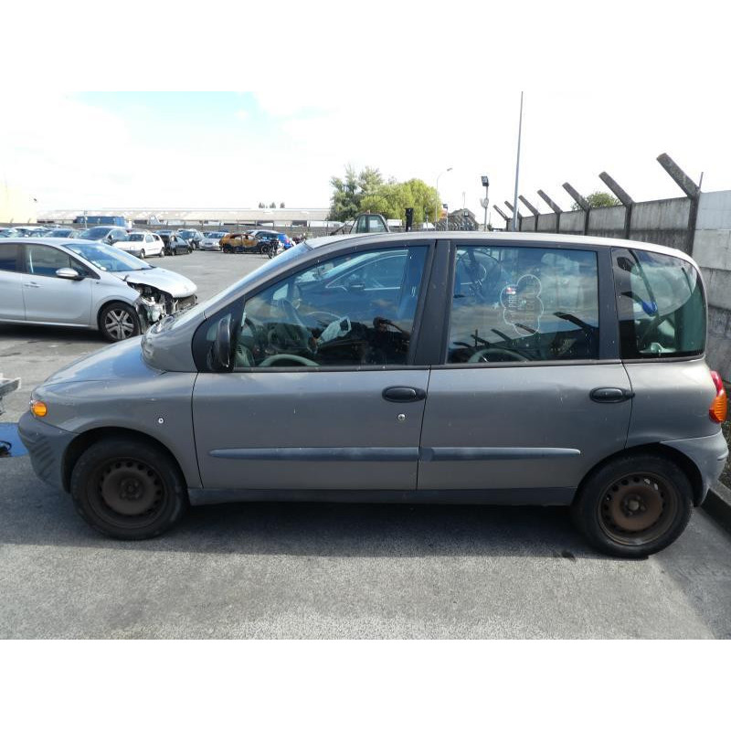 Pare choc arriere FIAT MULTIPLA Photo n°10