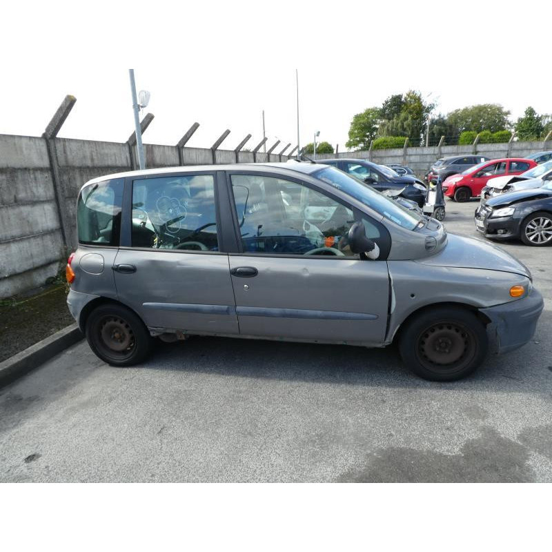 Pare choc arriere FIAT MULTIPLA Photo n°12