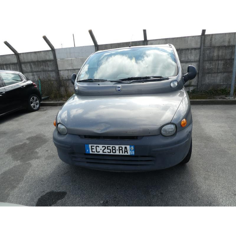 Pare choc arriere FIAT MULTIPLA Photo n°13