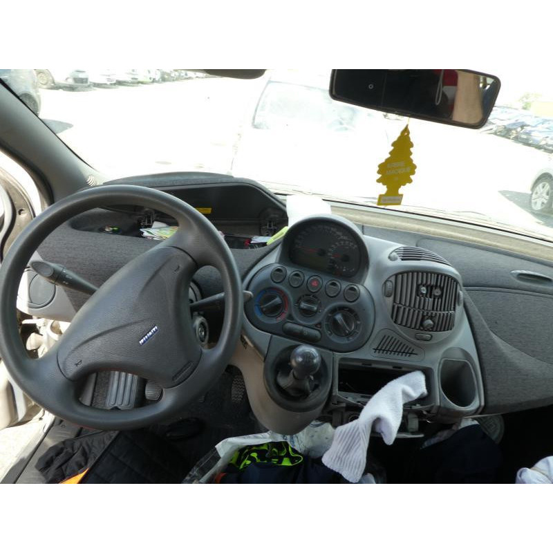 Pare choc arriere FIAT MULTIPLA Photo n°17