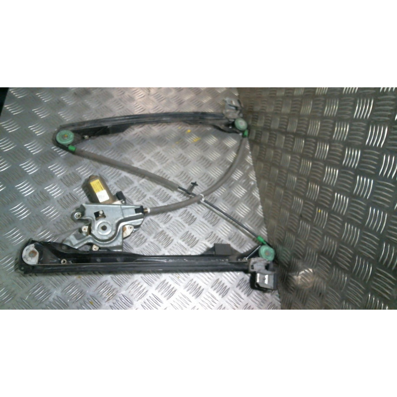 Leve vitre electrique avant droit FORD FOCUS 1 Photo n°1