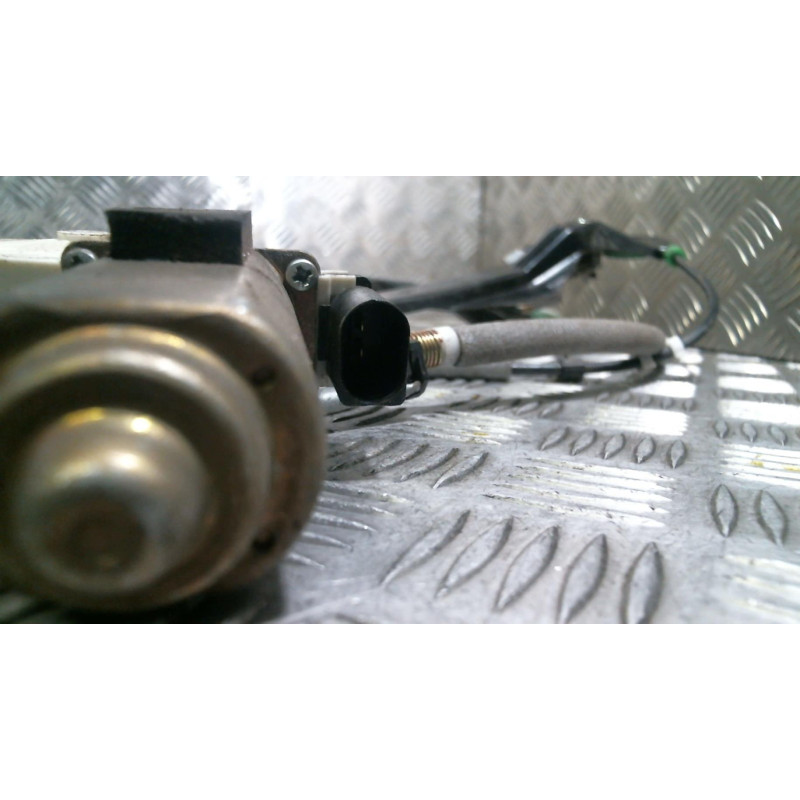 Leve vitre electrique avant droit FORD FOCUS 1 Photo n°2