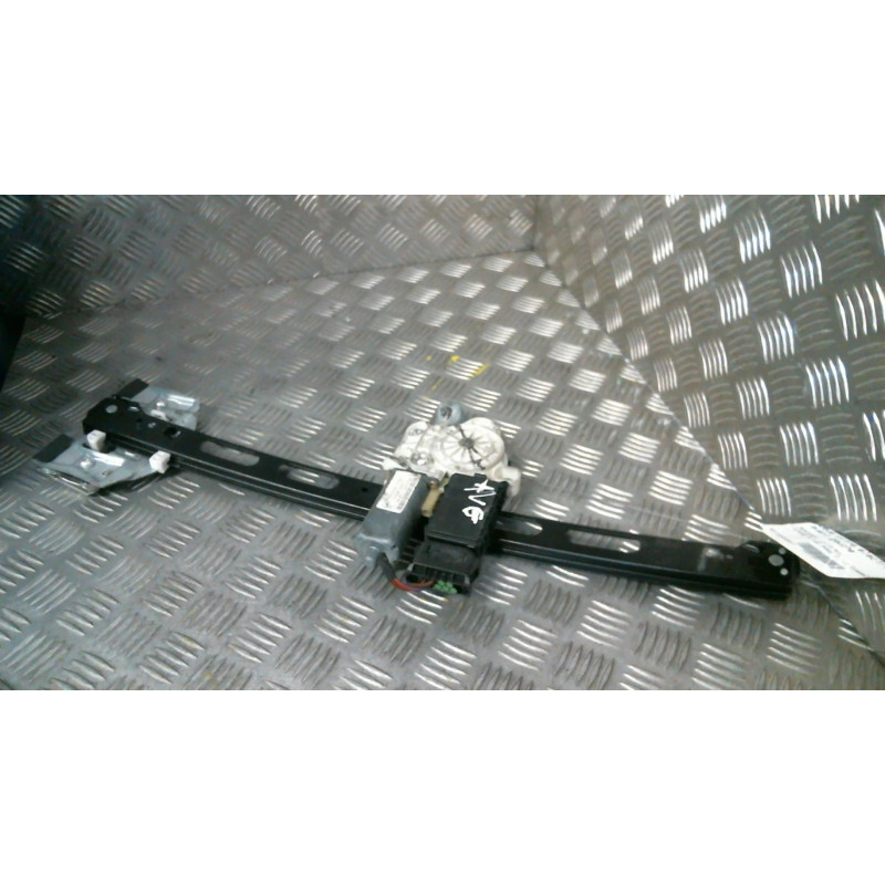 Leve vitre electrique avant gauche MERCEDES CLASSE A 168 Photo n°1