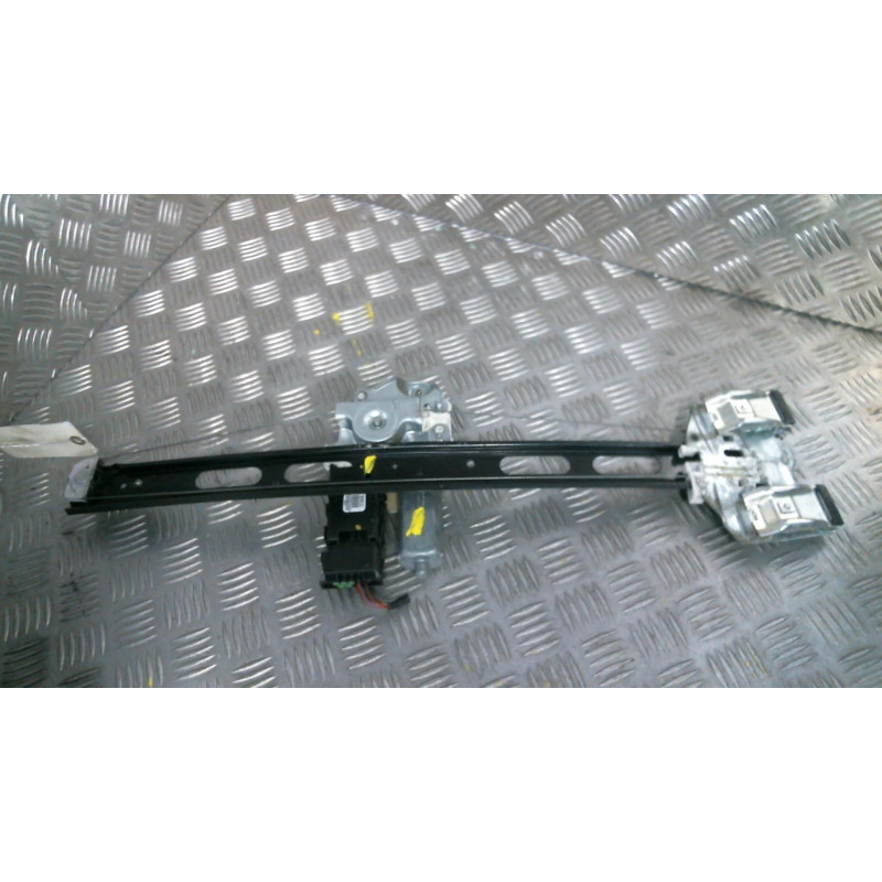 Leve vitre electrique avant gauche MERCEDES CLASSE A 168 Photo n°2