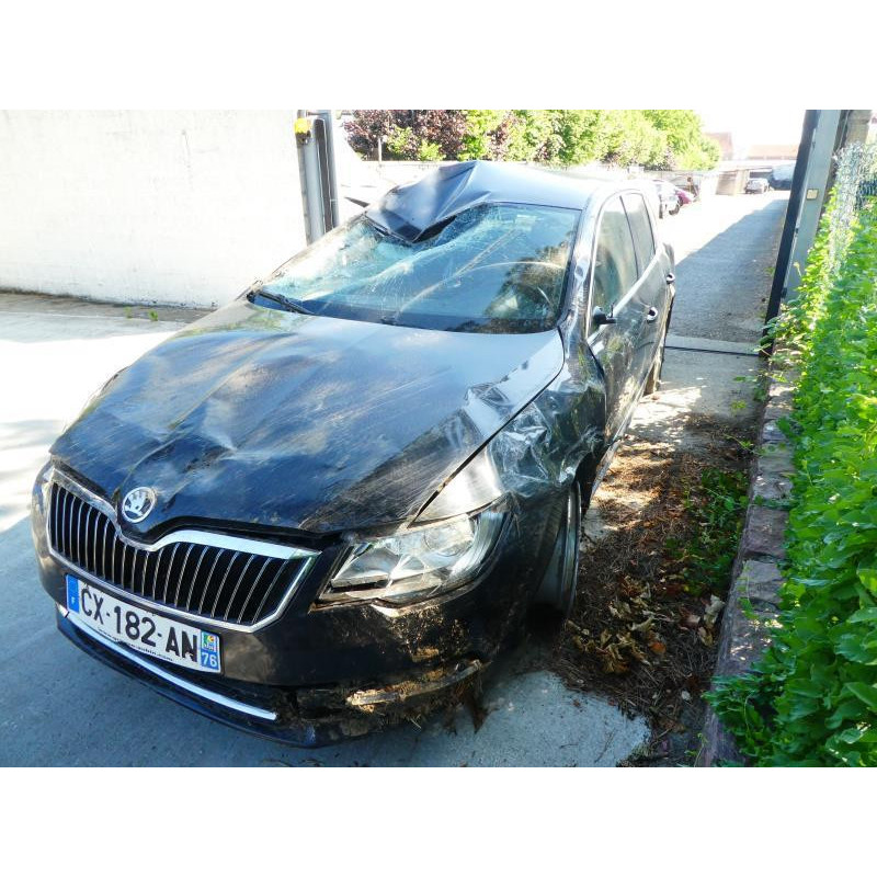 Serrure de coffre SKODA SUPERB 2 Photo n°6