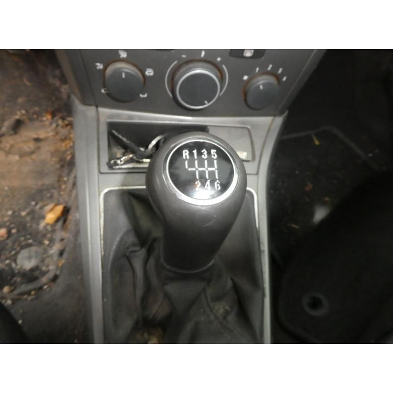 Porte avant droit OPEL ASTRA H Photo n°8