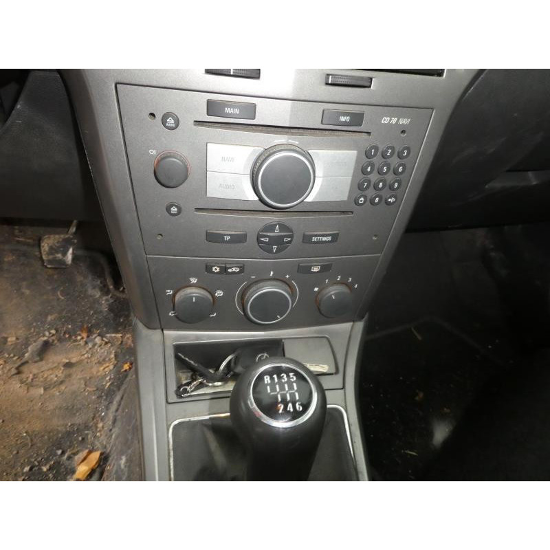 Porte avant droit OPEL ASTRA H Photo n°12