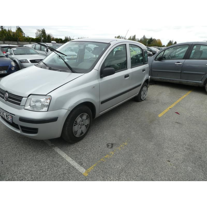 Calandre FIAT PANDA 2 Photo n°11