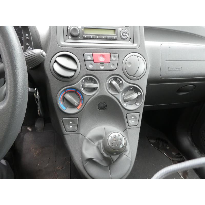 Calandre FIAT PANDA 2 Photo n°14
