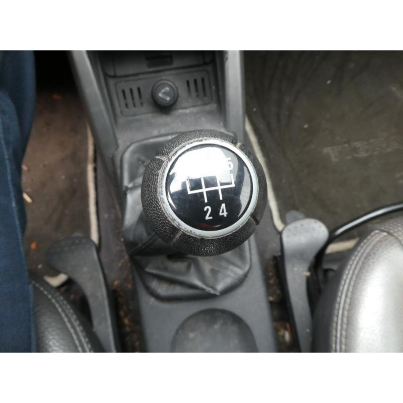 Aile avant droit OPEL TIGRA 2 Photo n°8