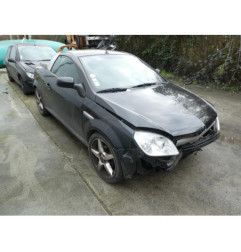 Aile avant droit OPEL TIGRA 2